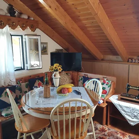 Lidias House In I *