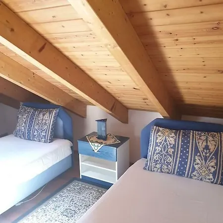 Lidias House In I アパート ガイオス